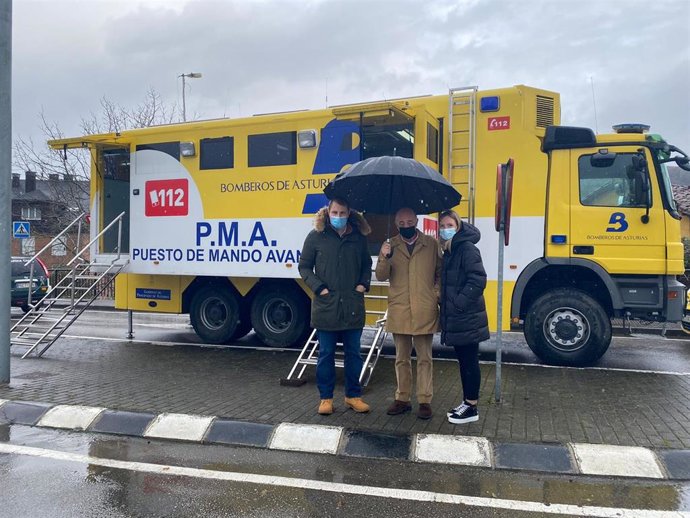 Adirán Pumares, a la izquierda