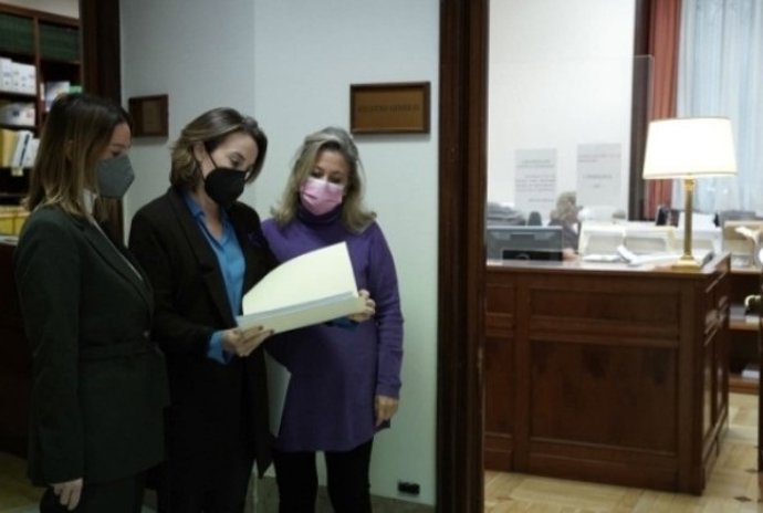 Las parlamentarias del PP han registrado la petición en la Cámara baja.