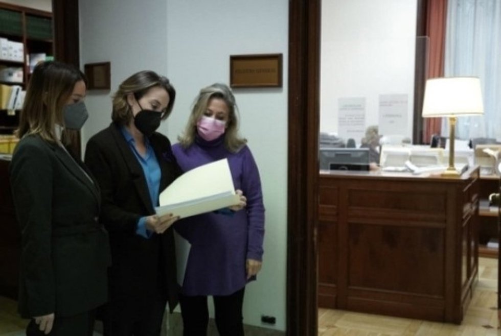 Las parlamentarias del PP han registrado la petición en la Cámara baja.