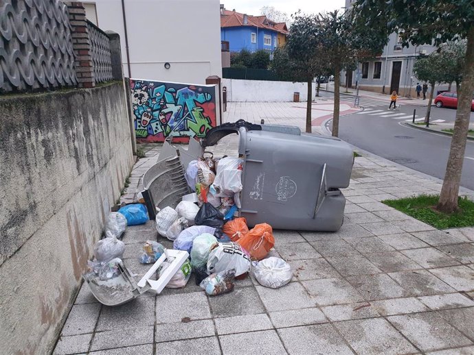 Un contenedor de basura en Santander