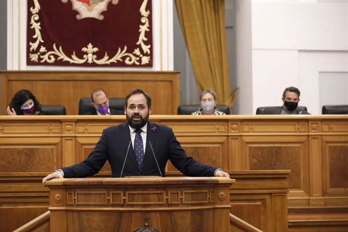 El presidente del PP, Paco Núñez, en el pleno de las Cortes