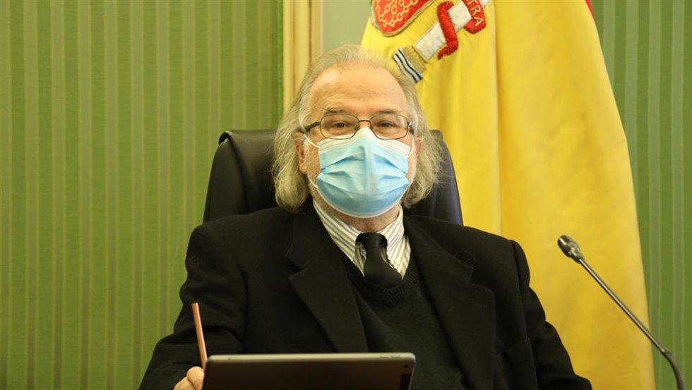 El director general de IB3, Andreu Manresa, en la Comisión de Control sobre la Radiotelevisión, este jueves en el Parlament.