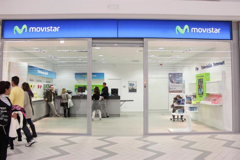 Archivo - TIENDA DE MOVISTAR