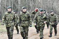 Estonia envía militares a la frontera polaca con Bielorrusia para ayudar a la construcción de la valla