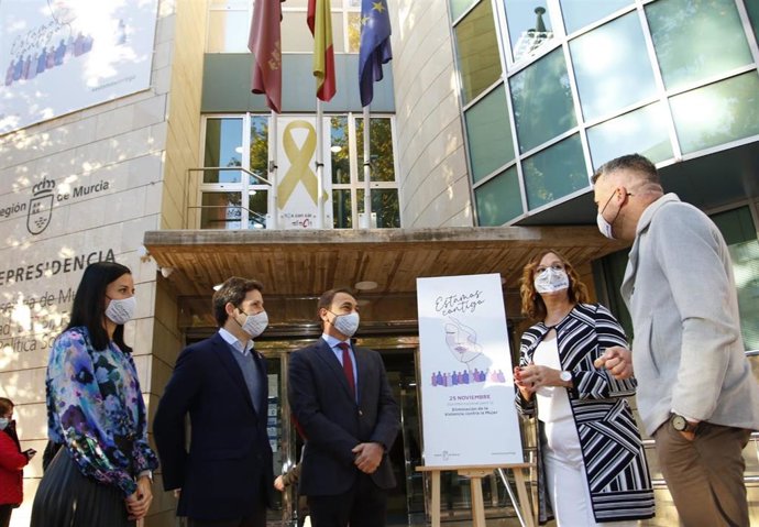 Franco durante la lectura del manifiesto por el Día Internacional de la Eliminación de la Violencia contra la Mujer