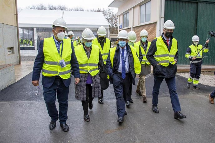El Presidente De Cantabria, Miguel Ángel Revilla, Y El Embajador De Portugal En España, Joao Mira-Gomes, Visitan Las Instalaciones De La Empresa Bondalti En Barreda