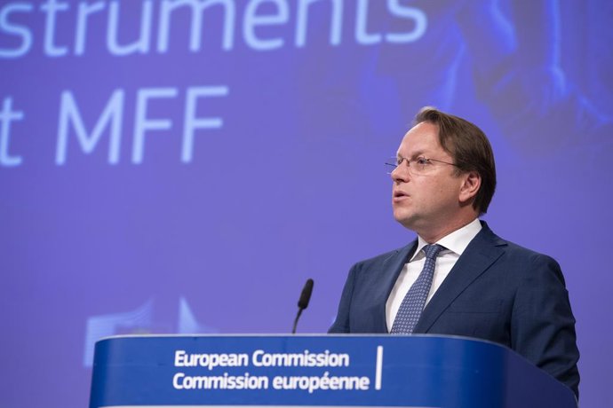 Archivo - HANDOUT - 02 June 2020, Belgium, Brussels: European Commissioner in charge of neighbourhood and enlargement policy, Hungarian, Olivrer Varhelyi attends a video press conference on external action of the EU in the next multi annual framework, i