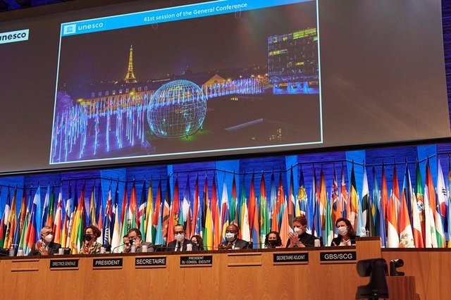 Sesión plenaria de la Conferencia General de la UNESCO