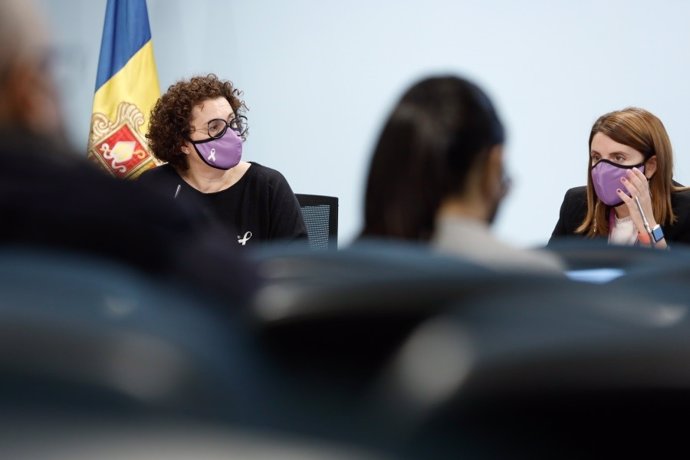 La ministra d'Afers Socials d'Andorra, Judith Pallarés, amb la responsable de l'rea de Polítiques d'Igualtat, Mireia Porras
