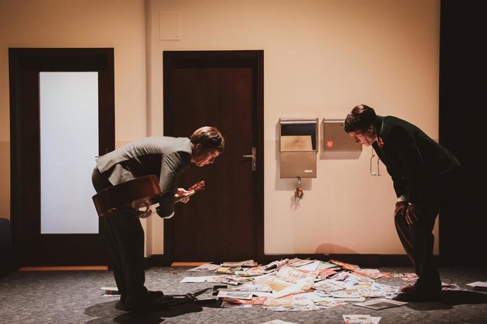 Archivo - La obra narra la historia sobre cómo Marthaler conoció al actor escocés Graham F. Valentine