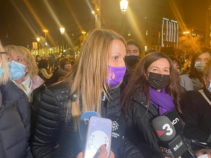 Snia Guerra (PSC) en la manifestación por el 25N en Barcelona.
