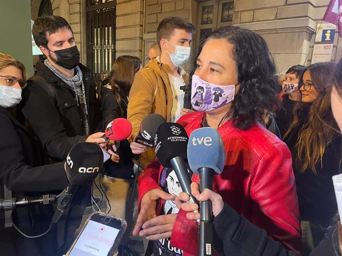La diputada de los comuns en el Parlament, Susanna Segovia, en declaraciones en la manifestación por el 25N