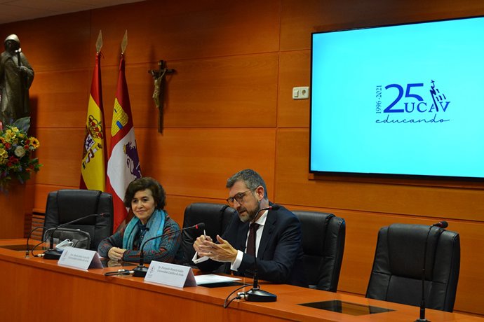 Ciclo de conferencias 'Grandes mujeres en la época de Isabel la Católica', de la UCAV.
