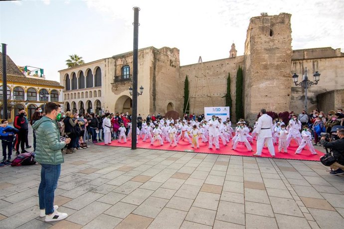Actividades del programa 'Mentor 10' con el subcampeón olímpico Damián Quintero en Palma del Río.