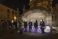 Una 'performance' en Pontevedra exige formación sobre violencia de género para profesionales: "Nuestra soga es una toga"