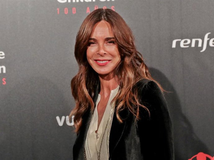 La actriz Lydia Bosch en el photocall de la gala de entrega de los premios por el centenario de Save the Children