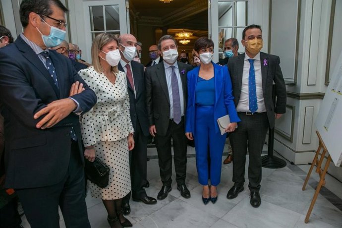 Entrega de los premios Certamen Cultural 'Virgen de las Viñas' sobre pintura, escultura y trabajos periodísticos que la cooperativa de Tomelloso.