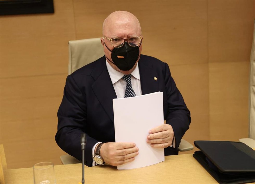 Archivo - El comisario jubilado José Manuel Villarejo comparece en la comisión del Congreso de los Diputados que investiga la Operación Kitchen