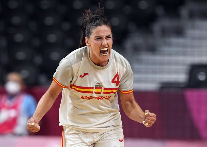 Archivo - Carmen Martín celebra un gol con España en los Juegos de Tokio