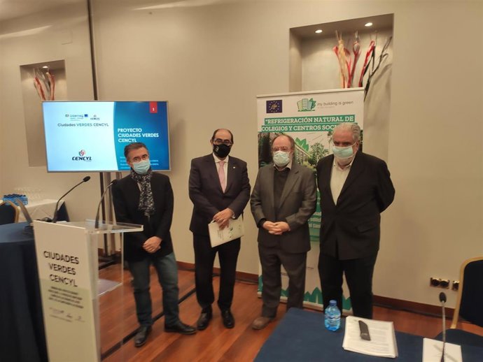 Participantes en la mesa inaugural de la jornada final de Ciudades Cencyl en Salamanca.