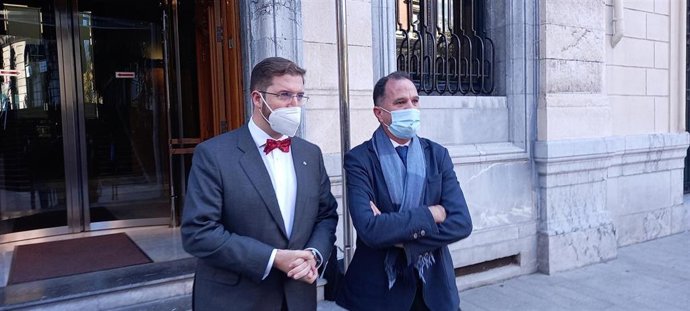 Los representantes de PP+Cs Carlos Iturgaiz y Luis Gordillo