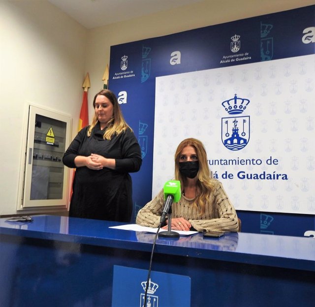 La delegada de Accesibilidad del Ayuntamiento de Alcalá de Guadaíra (Sevilla), María José Morilla, ha presentado la obra de teatro accesible Borboleta.