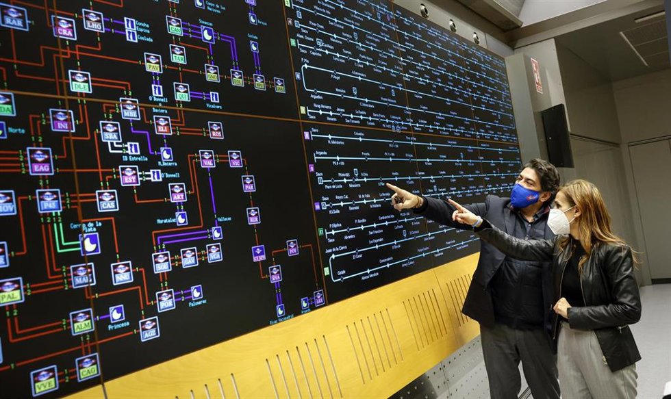 El consejero de Transportes, David Pérez, visita las instalaciones del Puesto de Mando de la Estación Alto del Arenal