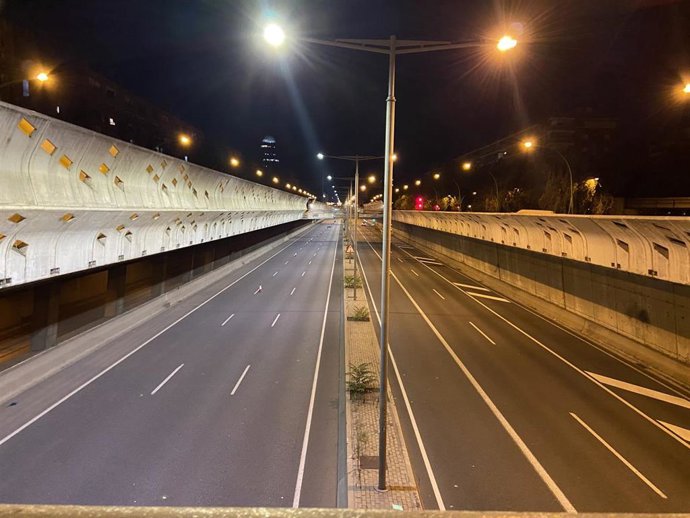 El AMB ha renovado el alumbrado de la Gran Via entre Glries y Sant Adri para ahorrar energía.
