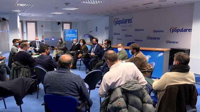 Los parlamentarios del PP de Valladolid se reúnen con representantes de los Cuerpos y Fuerzas de Seguridad del Estado