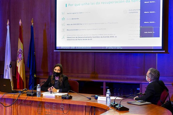 La directora xeral de la Axencia Galega de Desenvolvemento Rural, Inés Santé, participa en la jornada 'O medio rural: unha alternativa con futuro'