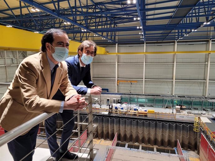 El director de Energías Renovables y Mercado Eléctrico del IDAE, Víctor Marcos, visita el Instituto de Hidráulica Ambiental de Cantabria.