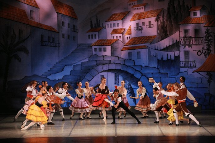 Danza Málaga llega a su recta final con la escuela clásica rusa y nuevas coreografías cubanas