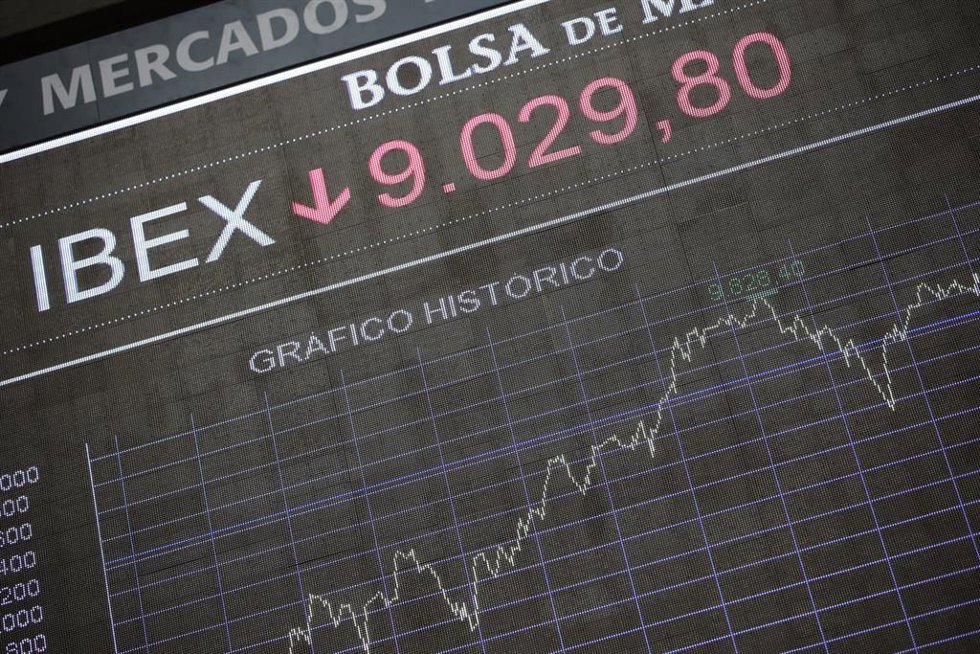 Archivo - Valores de la Bolsa en el Palacio de la Bolsa de Madrid, a 20 de septiembre de 2021, en Madrid, (España). 
