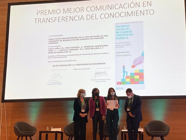 Profesionales sanitarios de Cádiz consiguen un premio a la mejor comunicación en el Congreso de Sadeca.