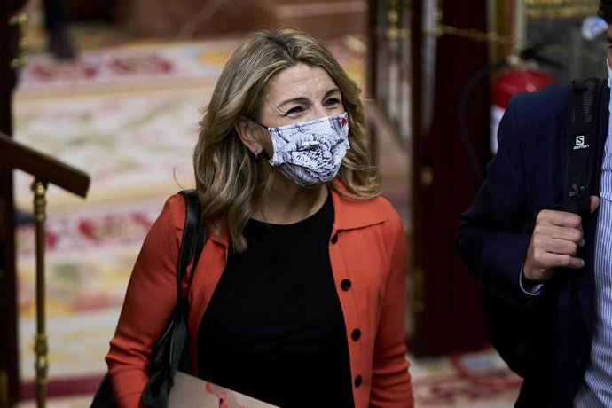 La vicepresidenta segunda del Gobierno y ministra de Trabajo, Yolanda Díaz, a su llegada a una sesión plenaria en el Congreso de los Diputados, a 23 de noviembre de 2021, en Madrid, (España).  El proyecto de Presupuestos Generales del Estado de 2022 afr