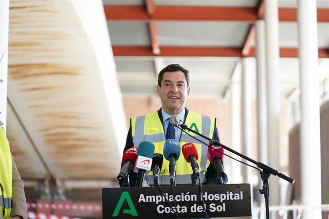 Juanma Moreno, presidente de la Junta de Andalucía, en rueda de prensa