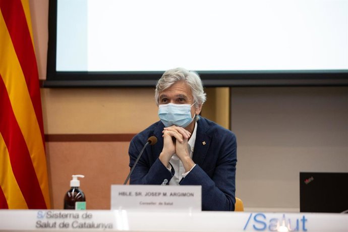 Archivo - El conseller de Salud de la Generalitat, Josep Maria Argimon, presenta presencial y telemáticamente el 'Repte CIMTI 2021 en Salut Mental', a 18 de octubre de 2021, en Barcelona, Cataluña, (España). El Centro por la Integración de la Medicina y