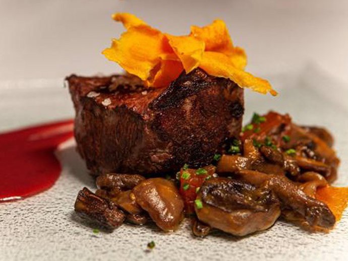 Cocinar la carne tiene 'su aquel' y ahora te lo desvelamos para convertirte en un chef especialista en todo tipo de carnes