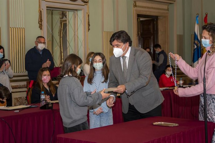Toma de posesión de la nueva alcaldesa infantil.