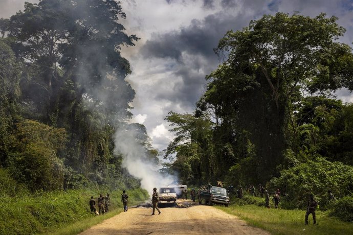 Archivo - Soldados de República Democrática del Congo (RDC) y la MINUSCA tras un ataque ejecutado po la milicia ADF en la provincia de Kivu Norte