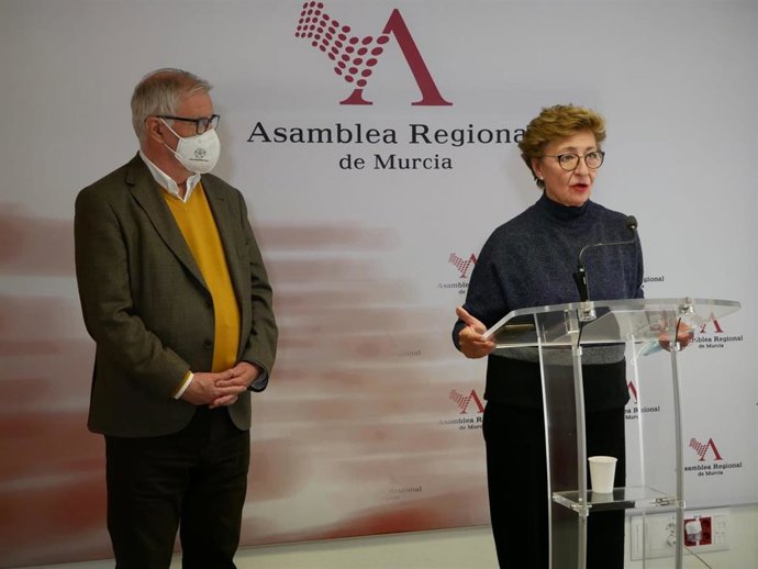 La diputada regional del PP Maruja Pelegrín en rueda de prensa