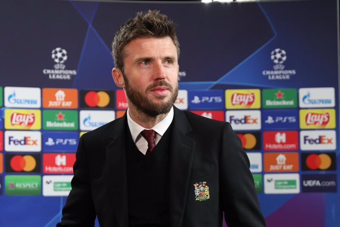 23 November 2021, Spain, Villarreal: Manchester United interim manager Michael Carrick makes an interview after the final whistle of the UEFA Champions League Group F soccer match between Villarreal and Manchester United at the Estadio de la Ceramica. P