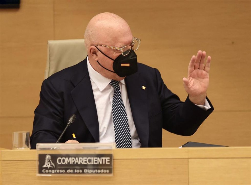 Archivo - El comisario jubilado José Manuel Villarejo comparece en la comisión del Congreso de los Diputados que investiga la Operación Kitchen'.