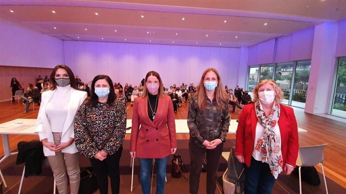 Mesa Redonda sobre violencia de género: '¿Qué más podemos hacer?'