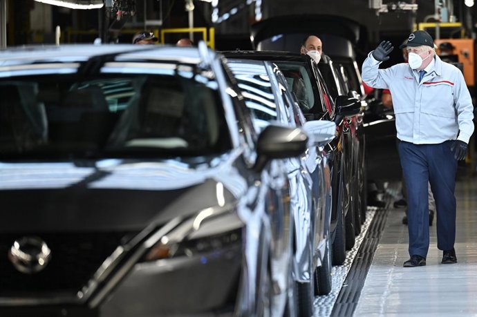 Archivo - 01 July 2021, United Kingdom, Sunderland: UK Prime Minister Boris Johnson visits the Nissan plant in Sunderland following the announcement by the car company of creating thousands of jobs making batteries for electric vehicles at a new gigafac