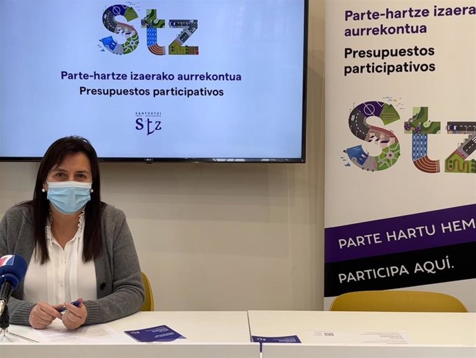 La alcaldesa de Santurtzi, Aintzane Urkijo, en rueda de prensa.