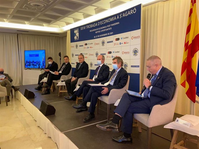 Antoni Llardén, Felipe Campos, Tobías Martínez, David Nogareda y Josep Maria Campistol en la XXVI Trobada dEconomia a SAgaró