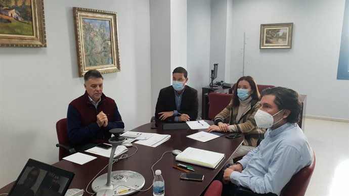 El Ayuntamiento de Alcalá de Guadaíra (Sevilla) se ha reunido este viernes con el Ministerio de Ciencia e Innovación para analizar el desarrollo de los parques industriales inteligentes.