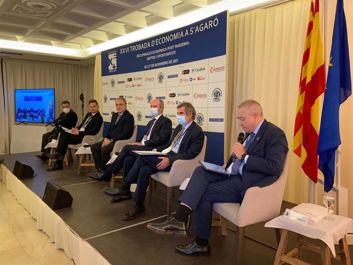 Antoni Llardén, Felipe Campos, Tobías Martínez, David Nogareda y Josep Maria Campistol en la XXVI Trobada dEconomia a SAgaró
