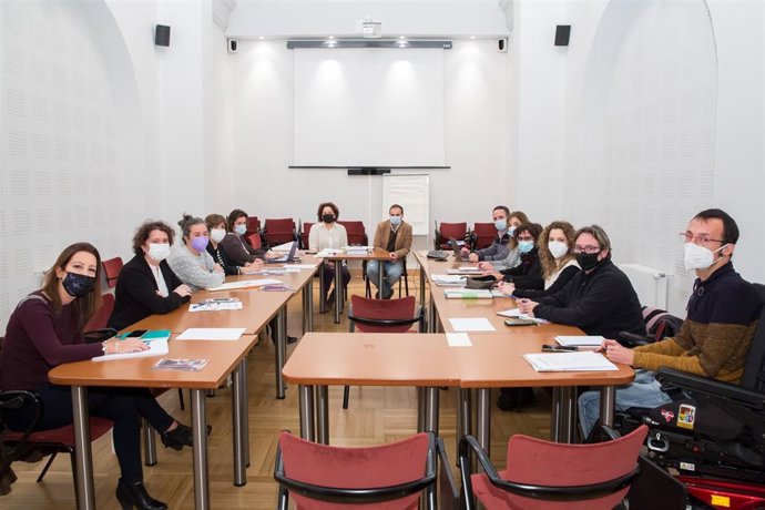 Imagen de la reunión para el proceso de elaboración de la Ley Foral de derechos de las personas con discapacidad.